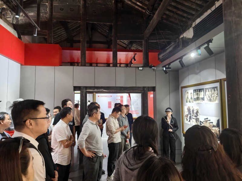 循跡悟思想 發(fā)揚鐵作風(fēng) 凝心促踐行  亞通新材黨總支開展主題黨日活動3.jpg